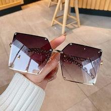 Load image into Gallery viewer, New Fashion Oversize Gradient Sunglasses For Women Vintage Alloy Chain Frame Rivet Square Sun Glasses Female Elegant Shades
