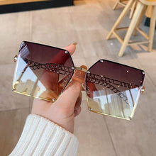 Load image into Gallery viewer, New Fashion Oversize Gradient Sunglasses For Women Vintage Alloy Chain Frame Rivet Square Sun Glasses Female Elegant Shades
