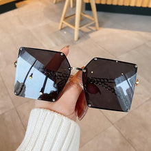 Load image into Gallery viewer, New Fashion Oversize Gradient Sunglasses For Women Vintage Alloy Chain Frame Rivet Square Sun Glasses Female Elegant Shades
